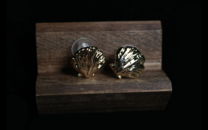 Gold Shell Pins 