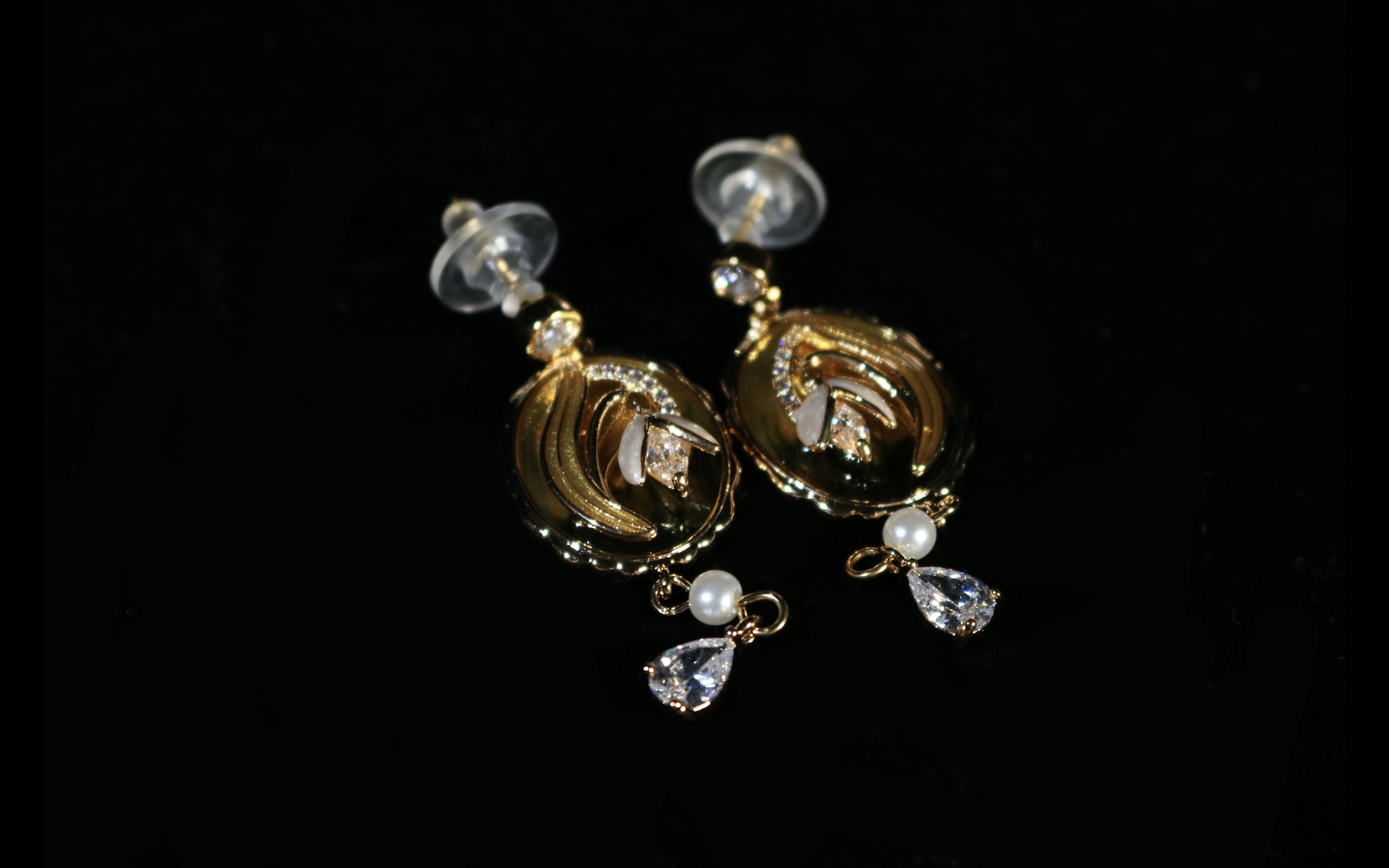 Feather Leaf - Pearl & Crystal Drop 