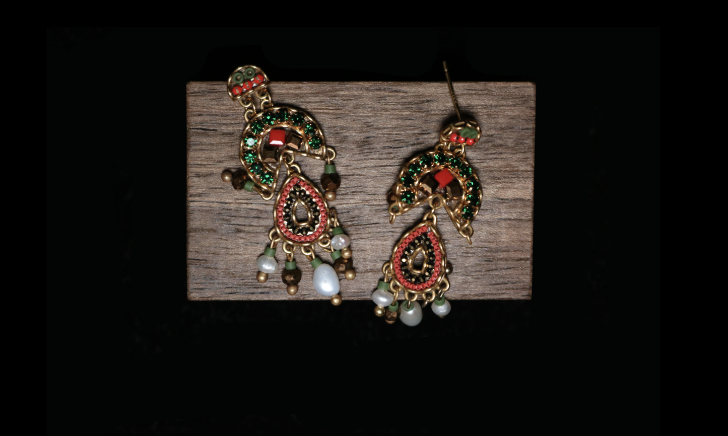Crimson Gilded Embroidery - Pearl & Emerald Tassel