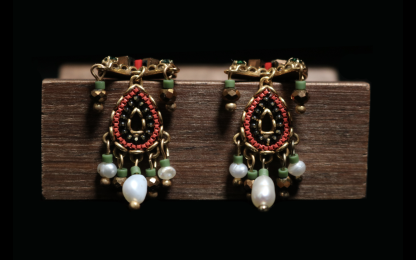 Crimson Gilded Embroidery - Pearl & Emerald Tassel