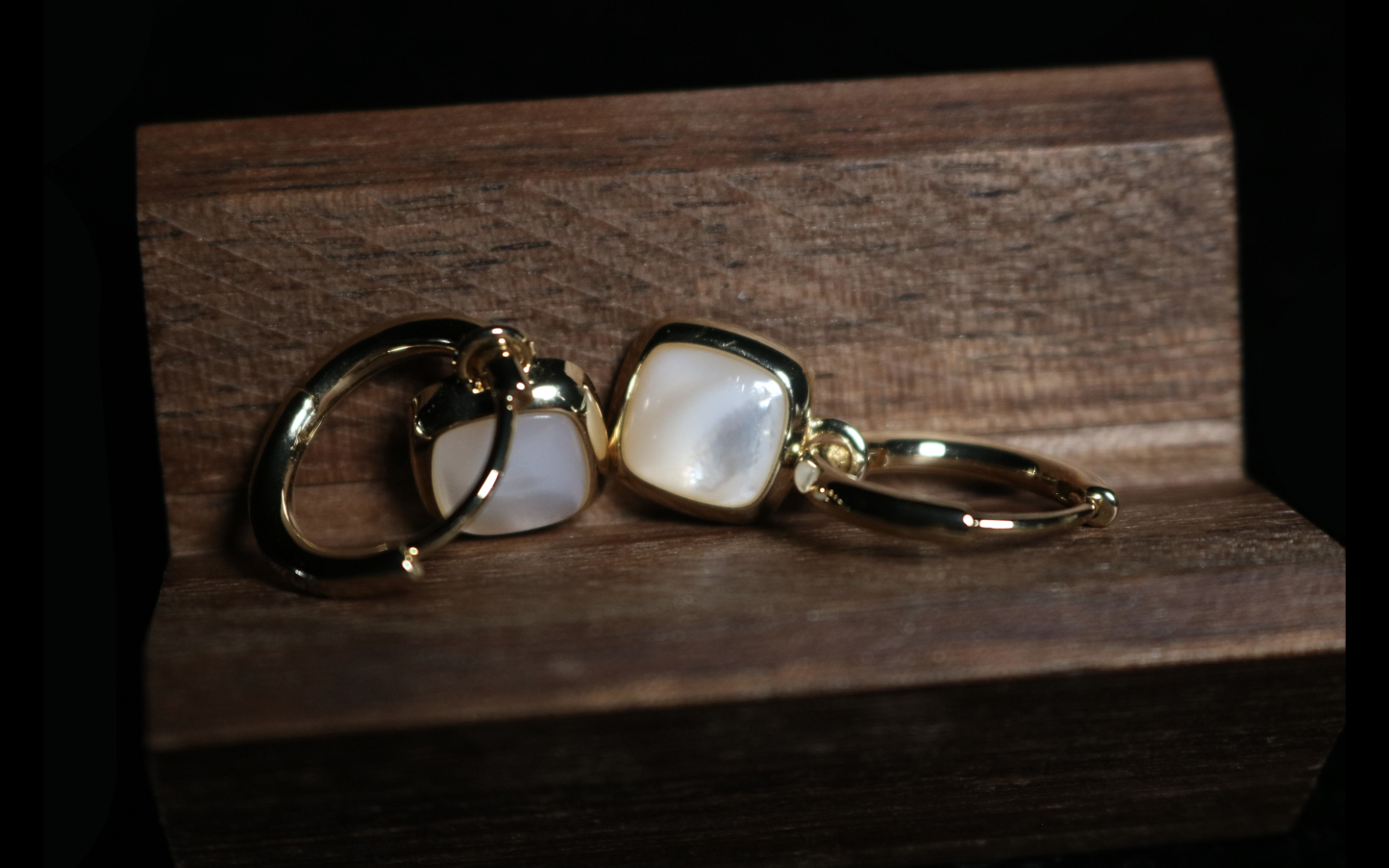 Gilded Mother-of-Pearl Cube