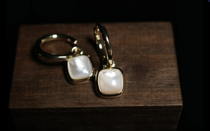 Gilded Mother-of-Pearl Cube