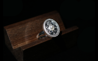 Moonlit Vine-Carved Silver Pearl 