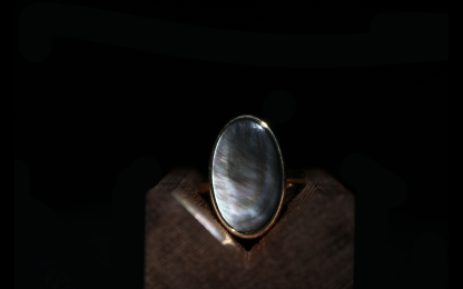 Iridescent Mother-of-Pearl Oval 
