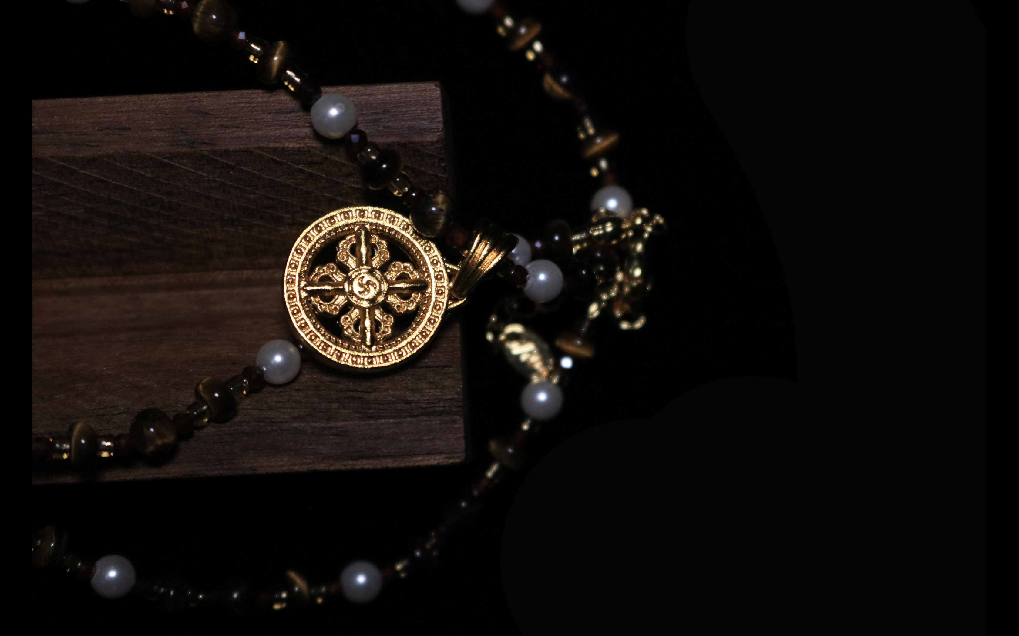 Vedic Gilded Wheel Multi-Gem