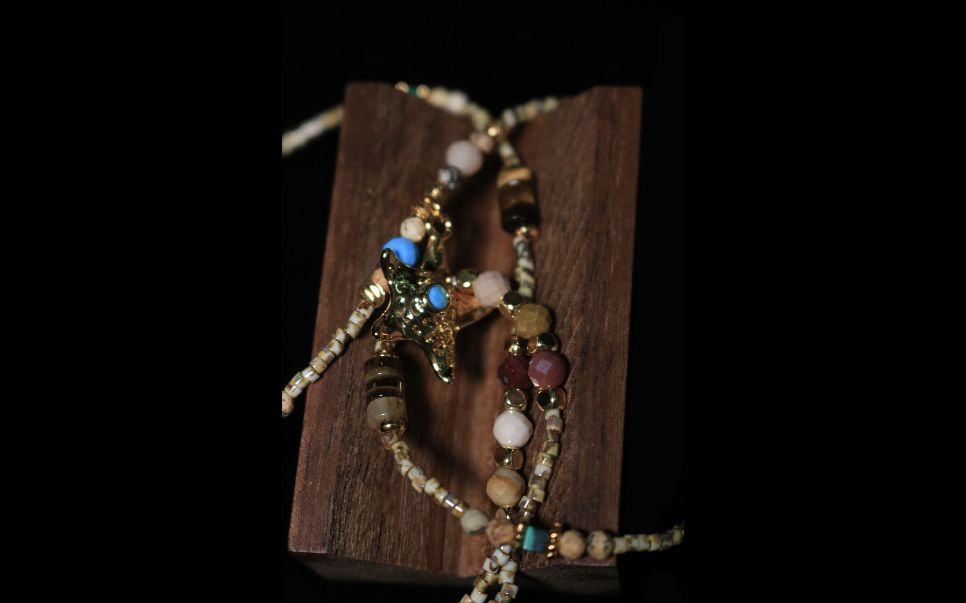 Retro Starlet Mixed-Bead Waist