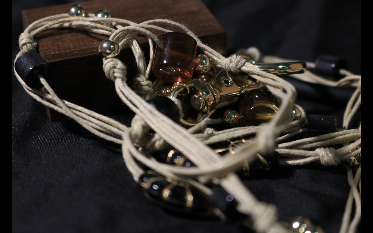 Macramé Contrast-Bead Waist Chain