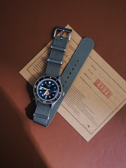 DAGGER AXE "Spectre" Mil-Spec Skin Diver 200M - Ref. DG-O02 | Tax & Duty Included