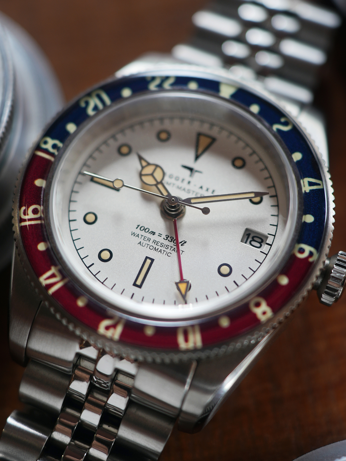 DAGGER AXE DG-B6502 watch detail - DSC05834