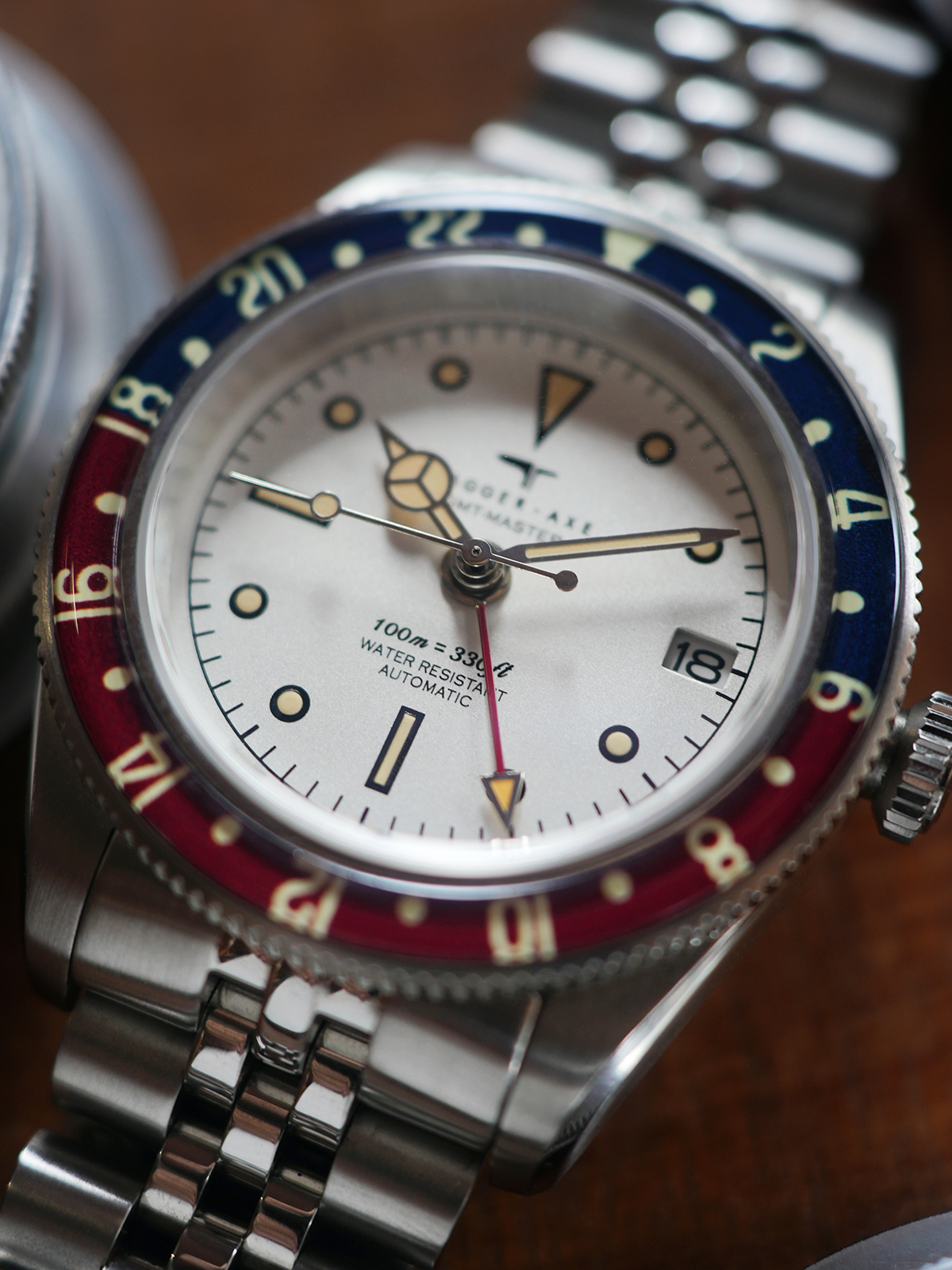 DAGGER AXE DG-B6502 watch detail - DSC05834