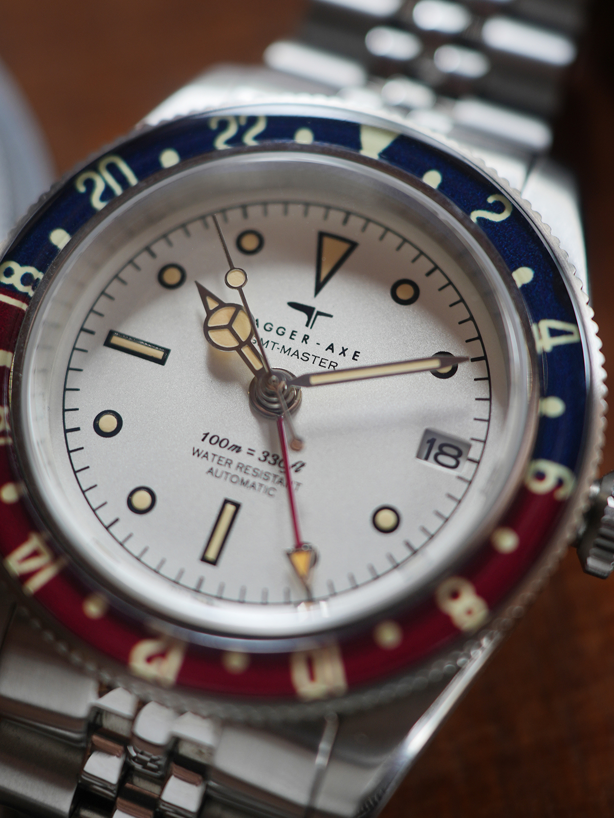 DAGGER AXE DG-B6502 watch detail - DSC05835