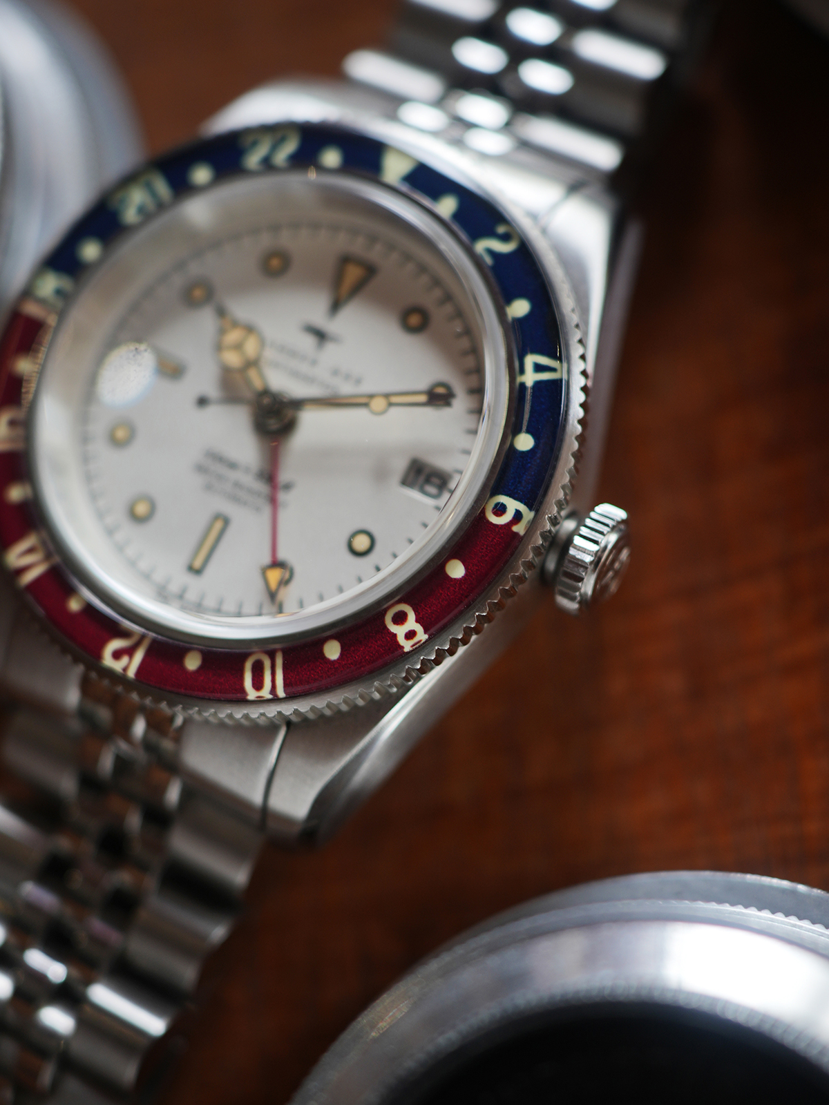 DAGGER AXE DG-B6502 watch detail - DSC05836