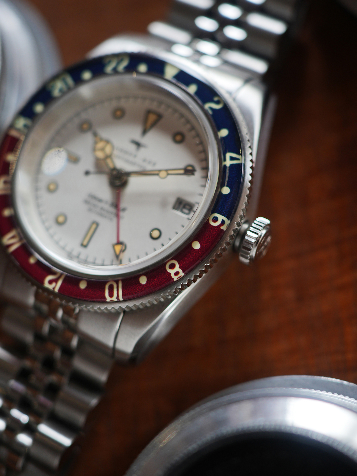 DAGGER AXE DG-B6502 watch detail - DSC05836