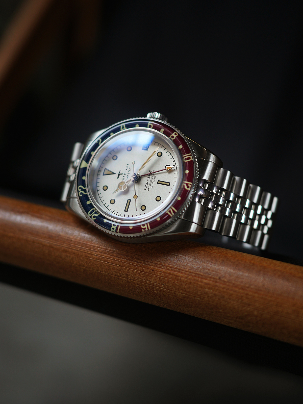DAGGER AXE DG-B6502 watch detail - DSC05851