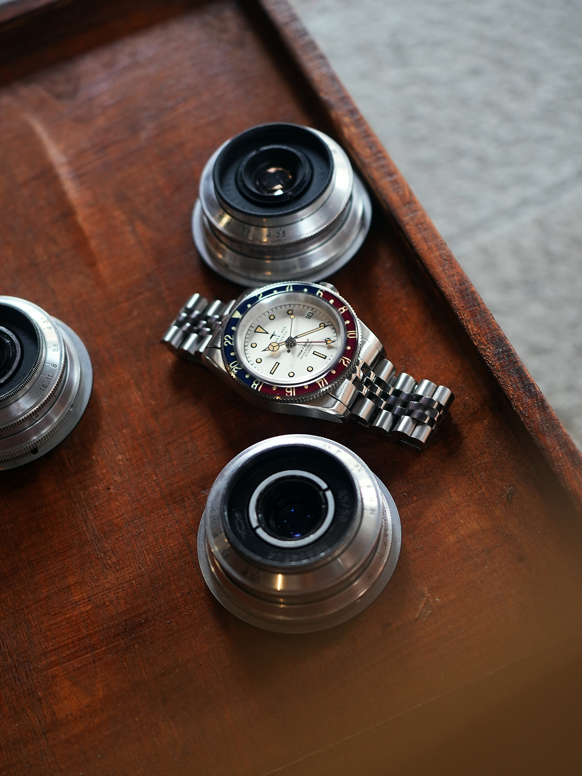 DAGGER AXE DG-B6502 warm cream lume detail