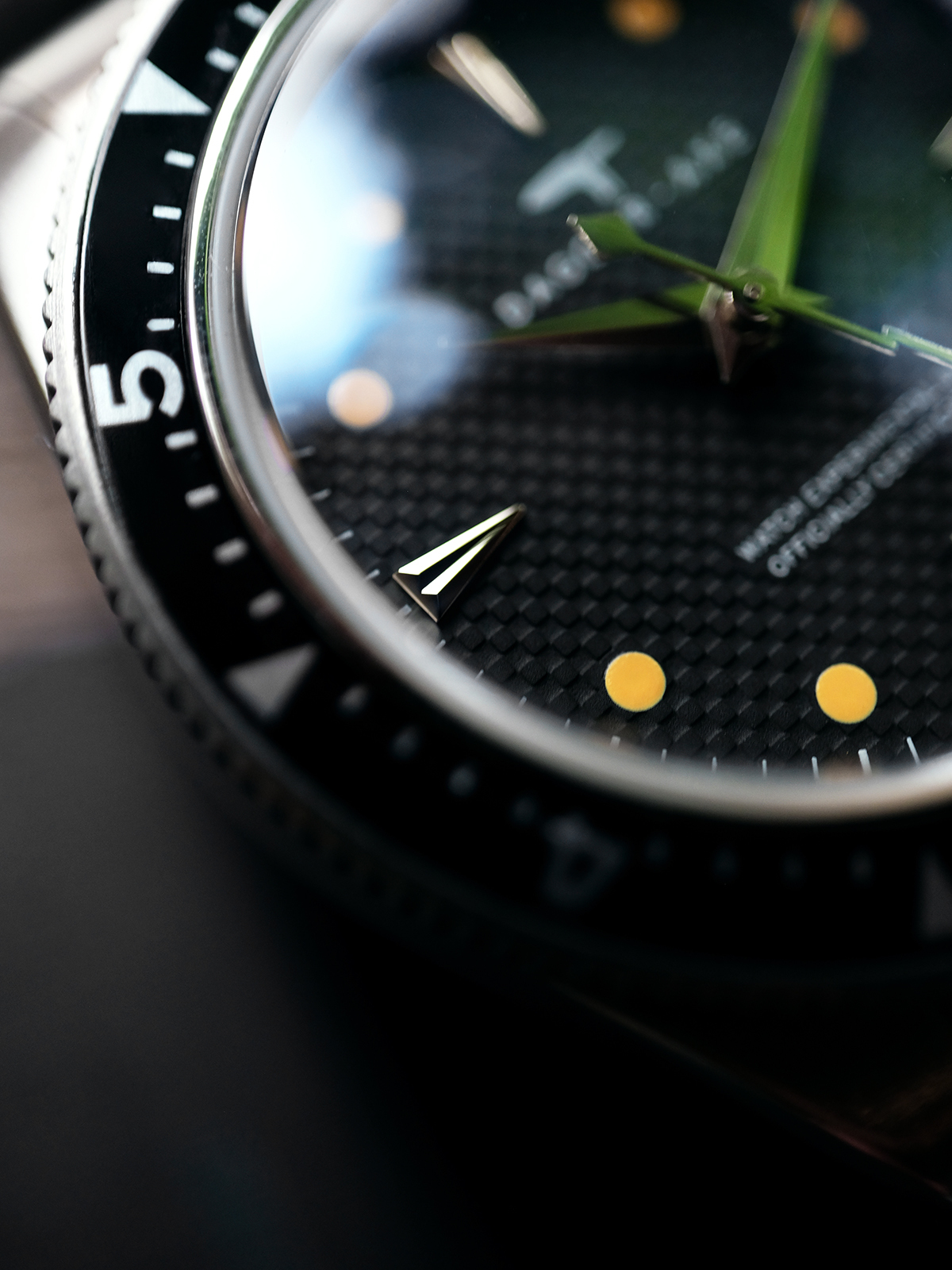 DAGGER AXE "The Experimental" Vintage Diver - Carbon Texture Dial | Ref. DG-B6540 | Tax & Duty Included