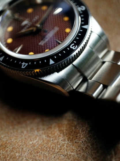 Dagger Axe DG-B6541 "Heritage GMT" – 39mm Vintage Tribute – 304L Steel Case – Seiko NH34 Movement – [Free Shipping & All Taxes Included]