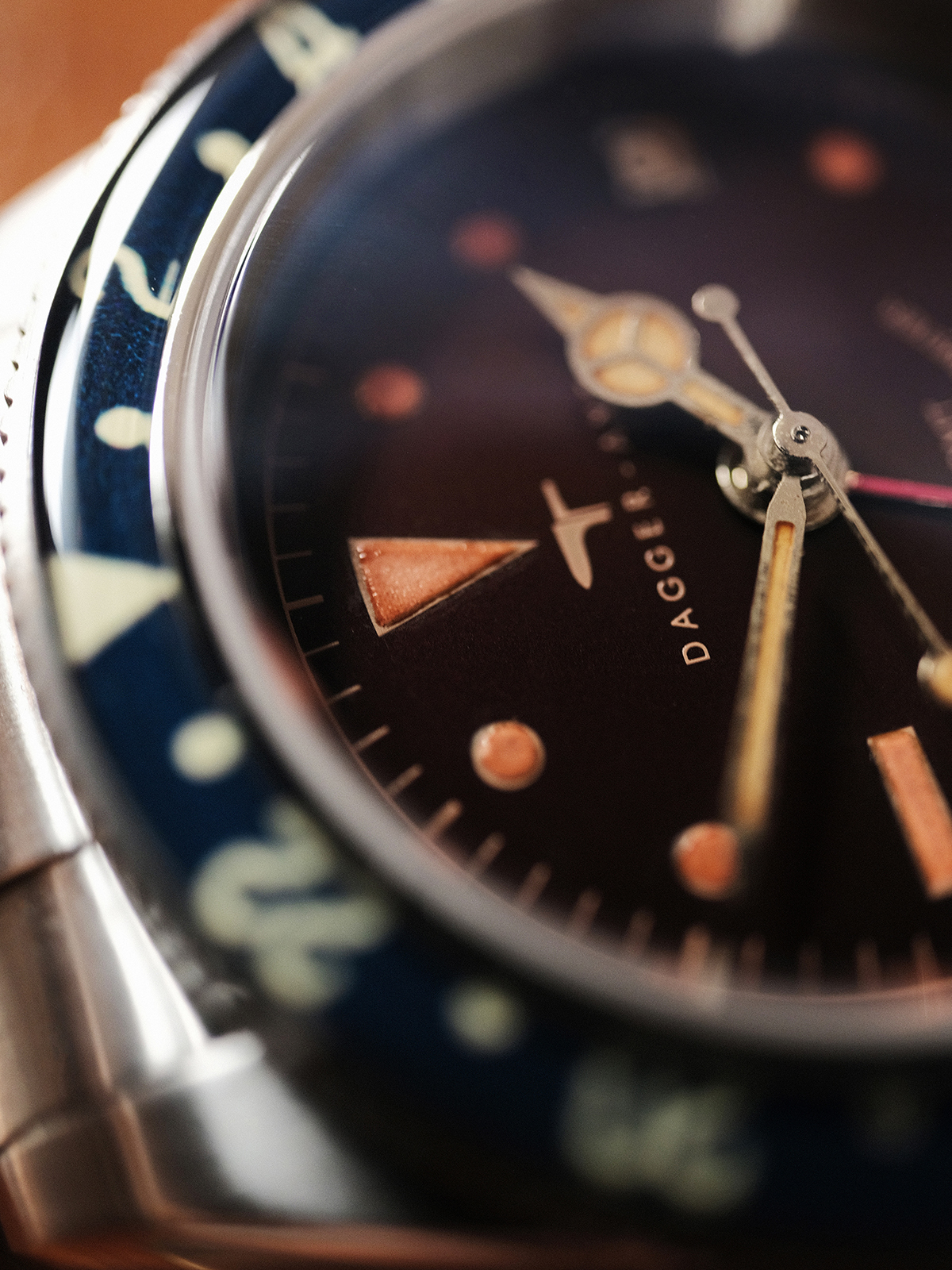 DAGGER AXE "The 1954 Survivor" GMT - Aged Hands Edition | Ref. DG-B6542 | Tax & Duty Included