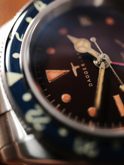 DAGGER AXE "The 1954 Survivor" GMT - Aged Hands Edition | Ref. DG-B6542 | Tax & Duty Included