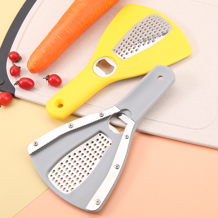 Triturar, abrir la botella, abrir la lata en tres en uno