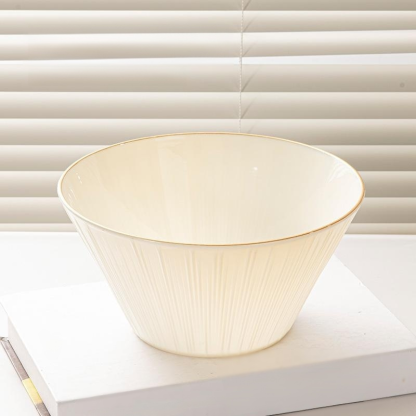 Plato de frutas y plato de aperitivos