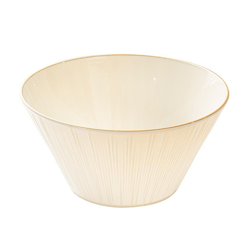 Plato de frutas y plato de aperitivos