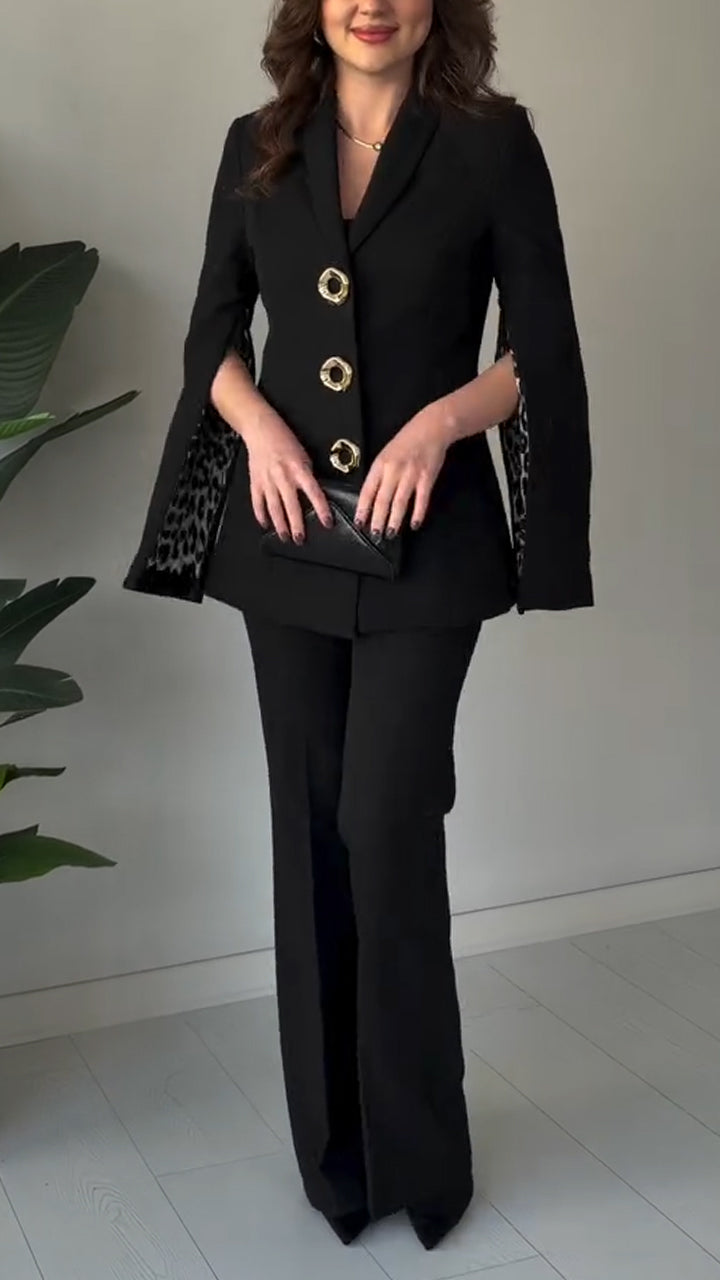 Damski garnitur: kurtka z kołnierzem i metalową klamrą + spodnie – idealny do pracy