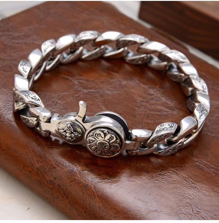 Six-Character Mantra Bracelet - Comes with a luxurious jewelry box - The Six-Syllable Mantra, purifies worries, awakens wisdom, and brings fulfillment.