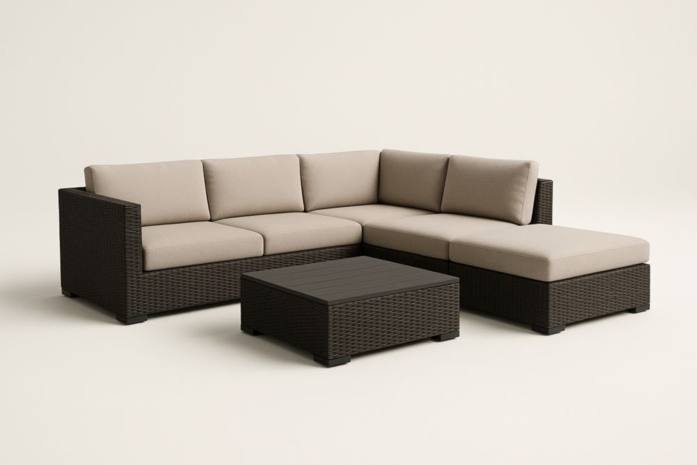 Ensemble sectionnel d'extérieur en rotin avec coussins beiges