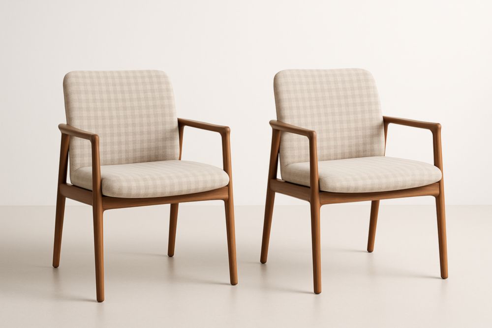 Ensemble de 2 fauteuils en bois avec accoudoirs en tissu beige