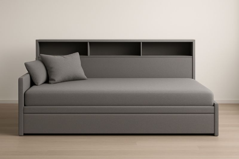 Canapé-lit en tissu gris avec étagères et coussins