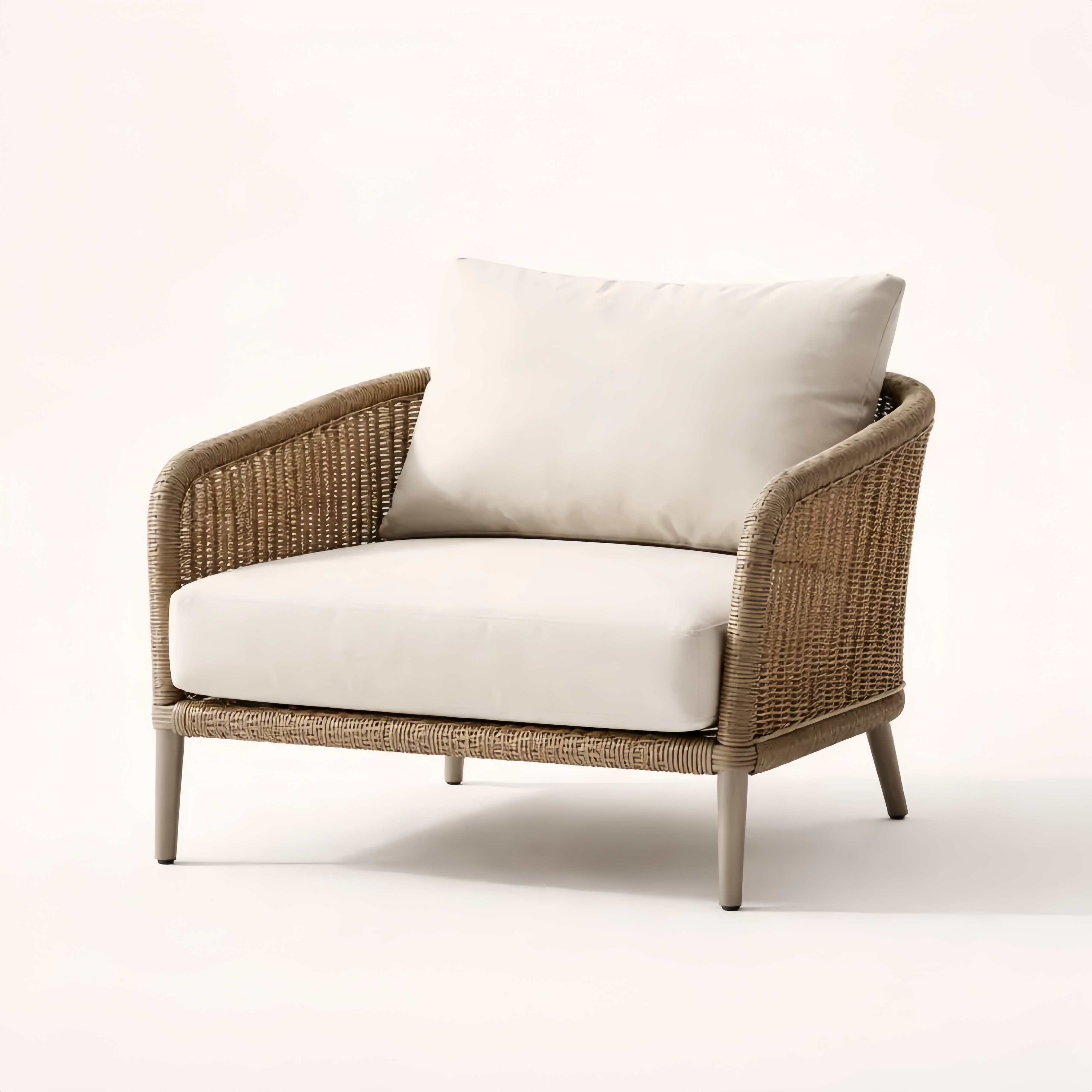 Poltrona in Rattan Sintetico e Cuscini in Tessuto Beige