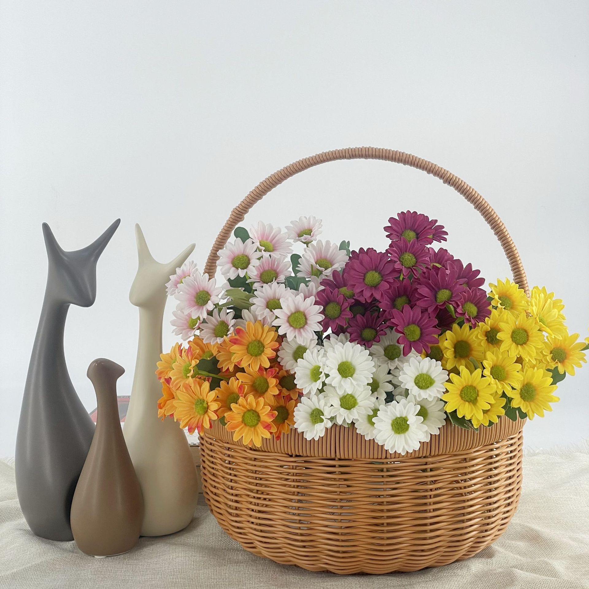 Изкуствени цветя – Декоративни теменужки и цветни букети за вашия дом