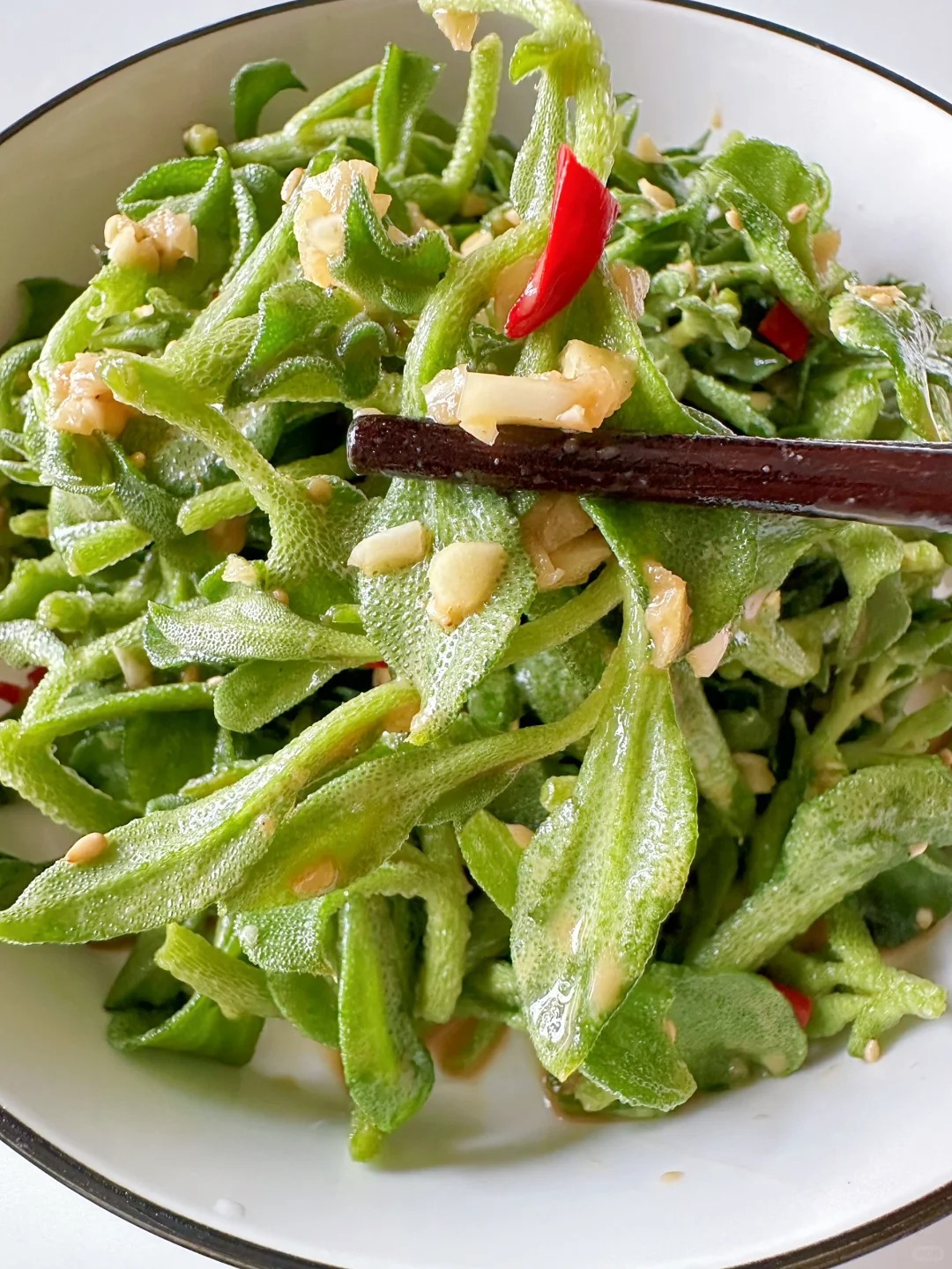 ❄️  Кристално ледено растение – ядливи семена за хрупкави салати с кристален блясък 🌿✨