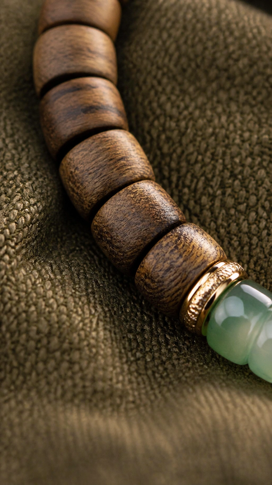 Agarwood and Green Jade Long Necklace - image 4