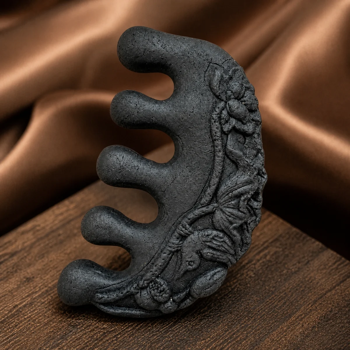 Black Botanical Incense Massage Comb - Design Detail