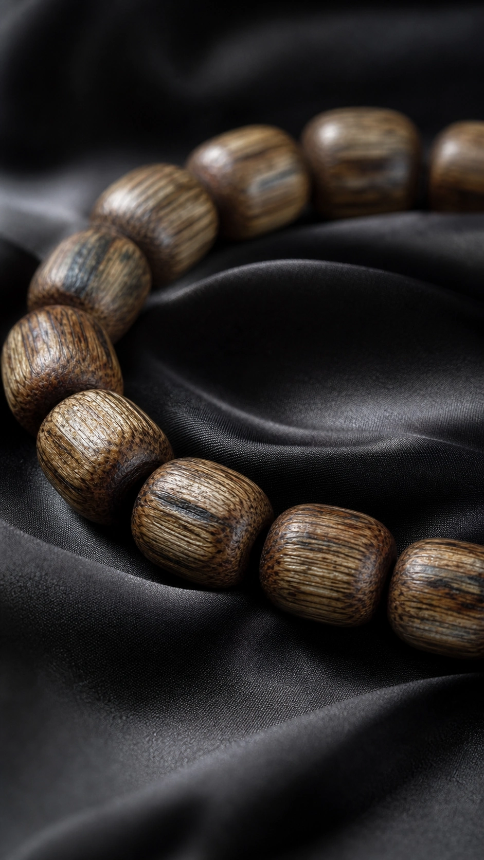 Hainan Agarwood Cube-Bead Bracelet, 7mm product view showing materials, bead shape, texture and design details, wood grain and material detail