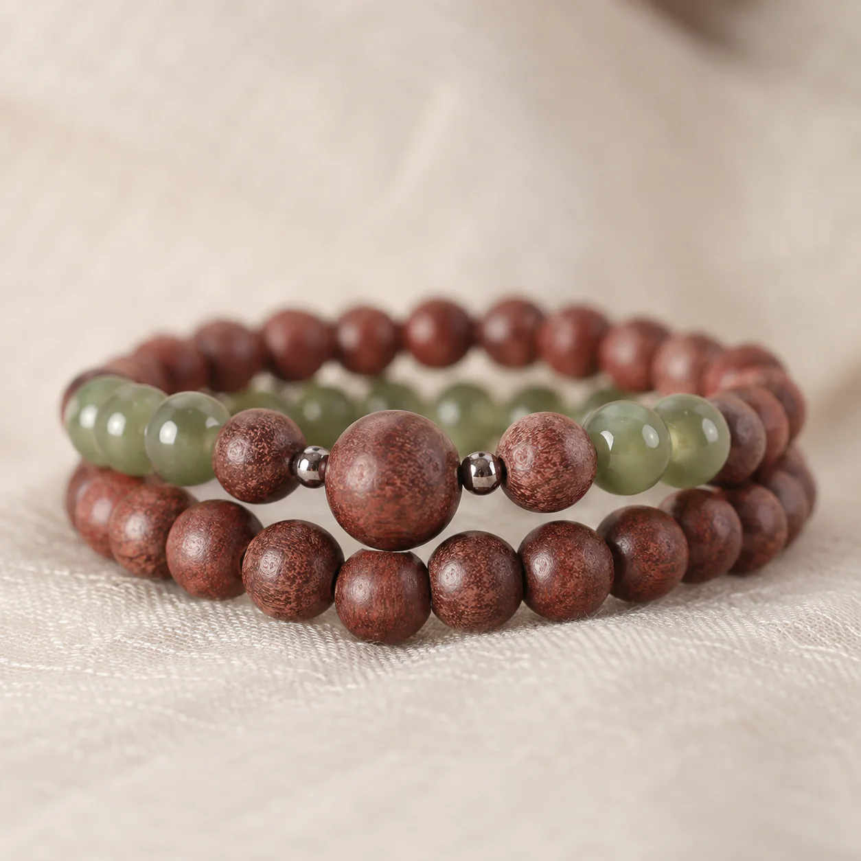 Rosewood-tone incense bead bracelet olive bead detail