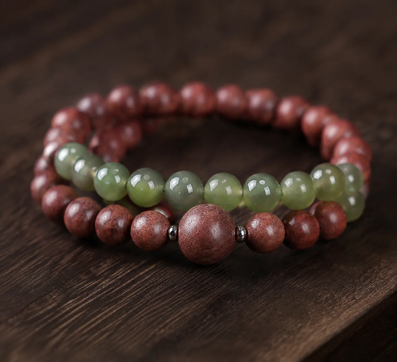 Rosewood-tone incense bead bracelet wood bead detail