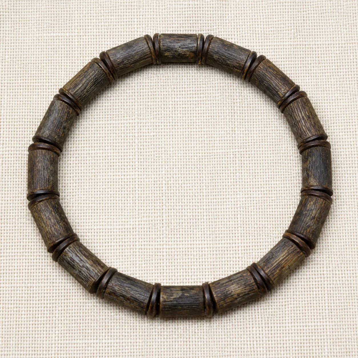 Agarwood drum-bead bracelet full product detail