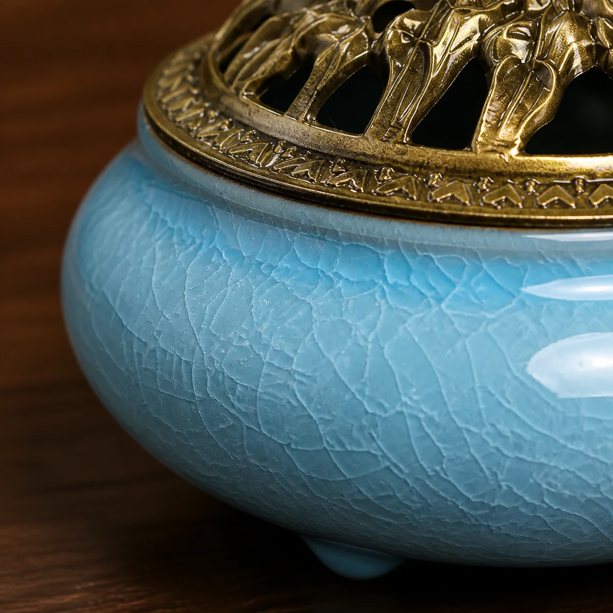 Crackle Glaze Ceramic Incense Burner - Glaze and Lid Detail
