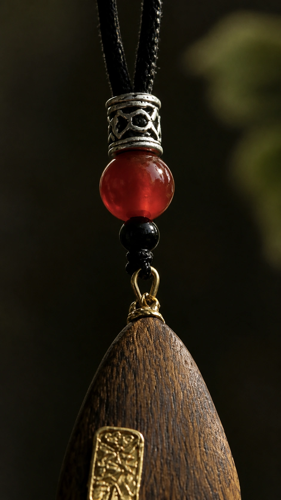 Phu Quoc Agarwood Pendant product view showing materials, bead shape, texture and design details, wood grain and material detail