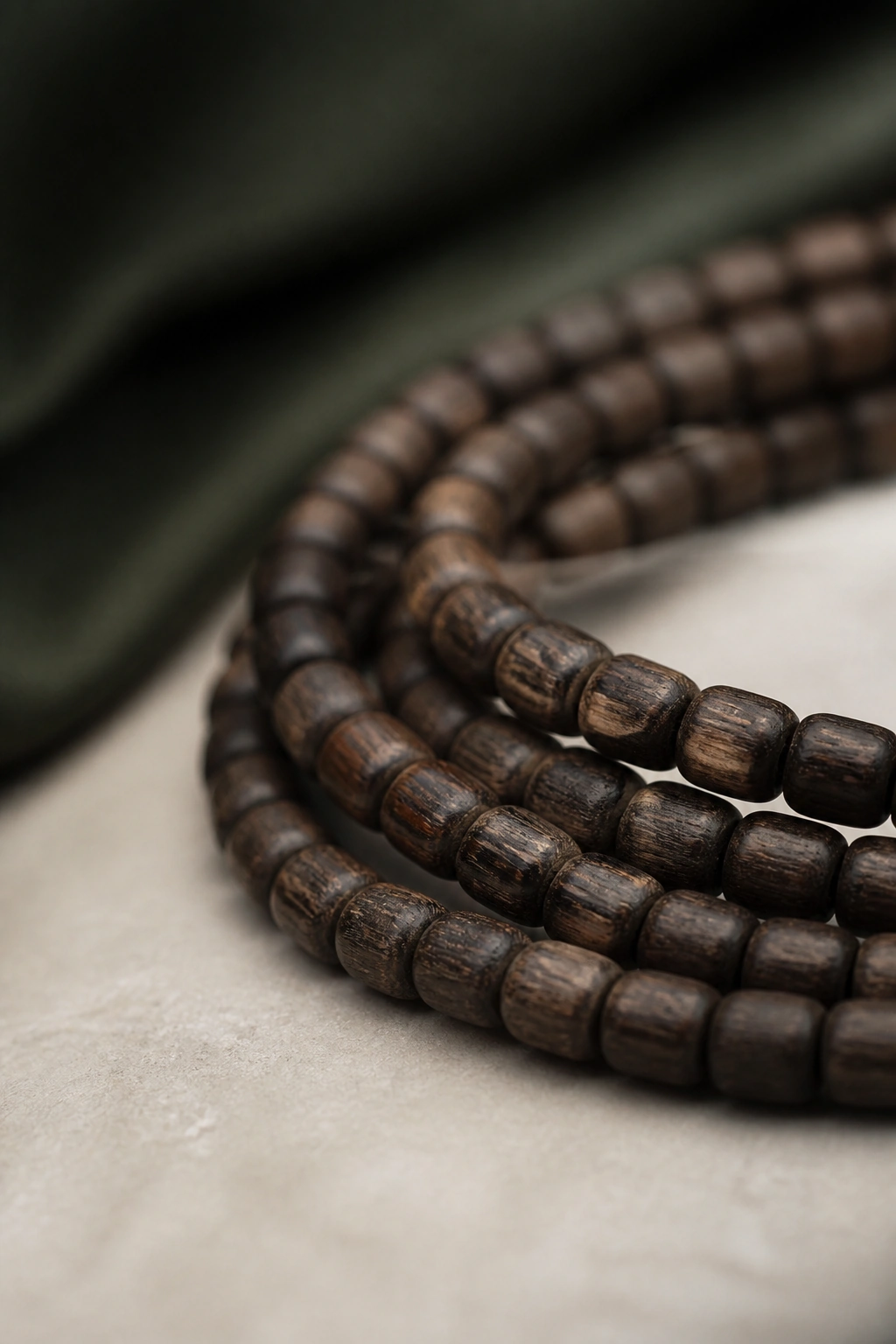 Green Agarwood Five-Element Necklace - Metal, 4mm - image 3