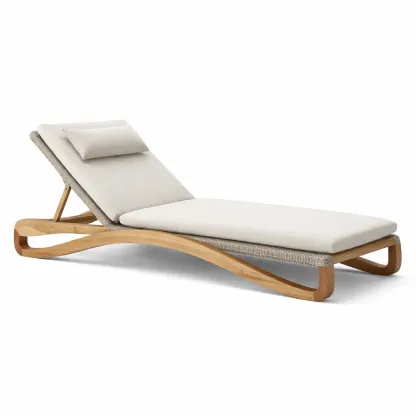 Chaise longue exterieure courbee en bois clair-cresthomey