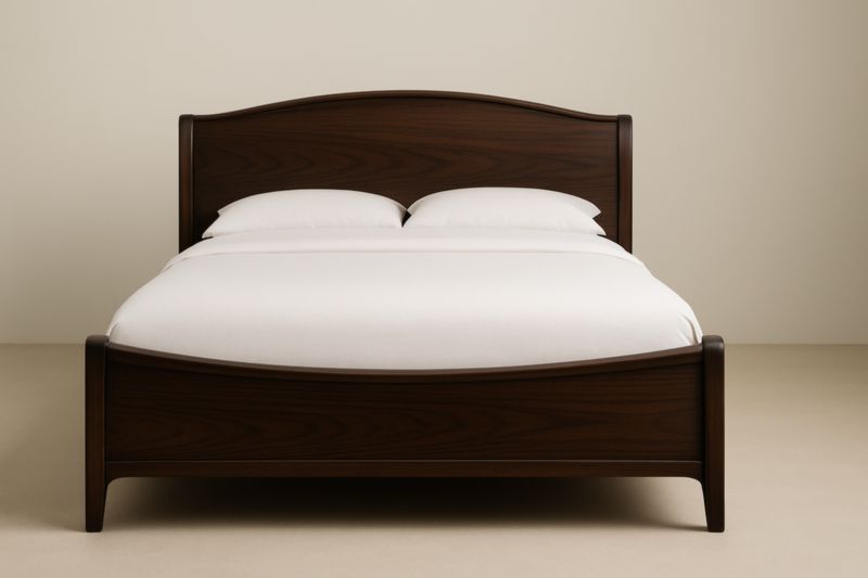 Lit double en bois marron avec tête et pied de lit courbés 200x160×100 cm