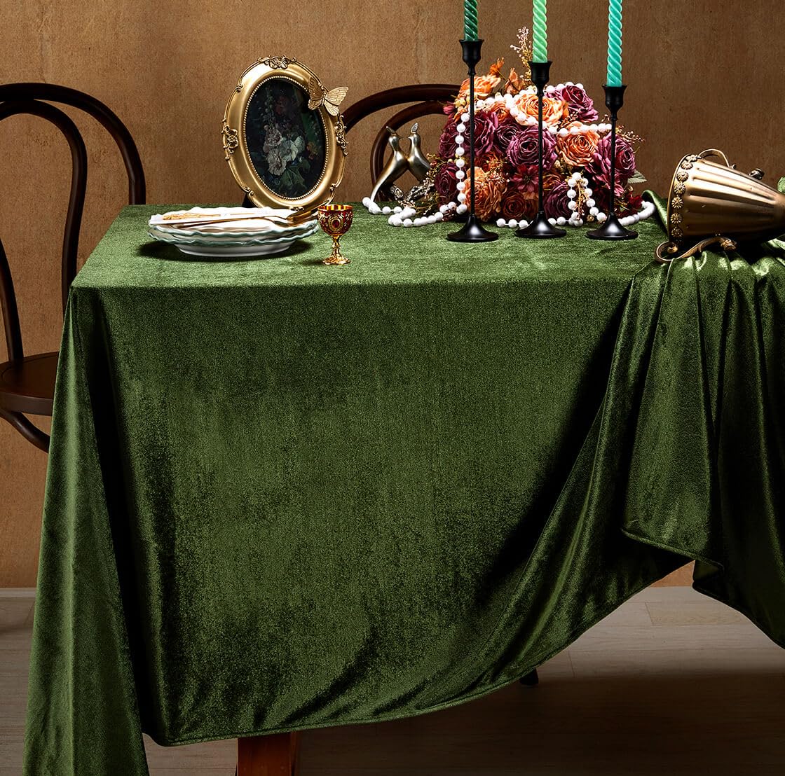 Velvet Tablecloth 60 x 102 Inch Lush Panne Rectangular Table Cloth for Banquet Party Wedding Baby Shower Decorations