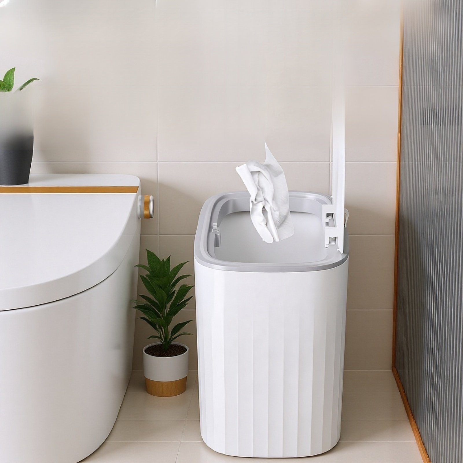 Robuster und moderner Abfalleimer