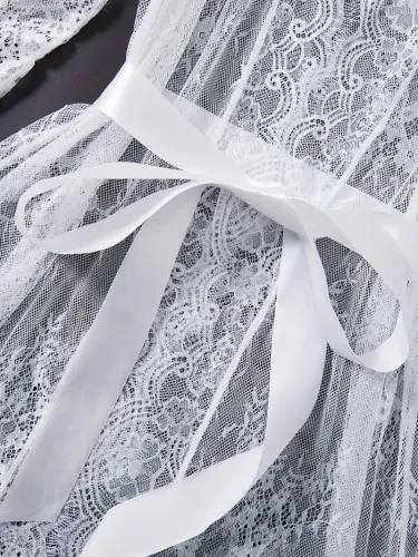 Дамски комплект нощница от дантела