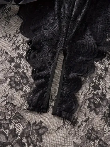 Дамски комплект нощница от дантела