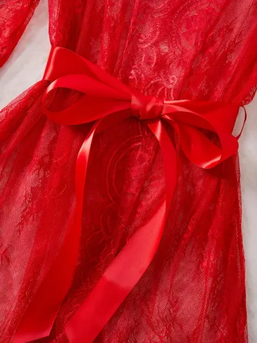 Дамски комплект нощница от дантела